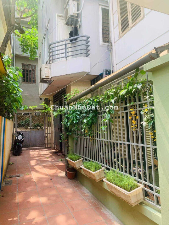 Bán gấp nhà Xuân Đỉnh, Bắc Từ Liêm 42m2 x 5T x MT 4m. Dân xây, 20m ô tô. giá 4,65 tỷ (TL)