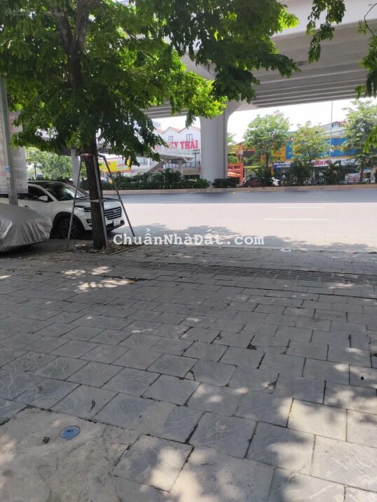 Nhà mới Phạm Văn Đồng, gần phố, dòng tiền, thang máy, 60m2, 10,7 tỷ