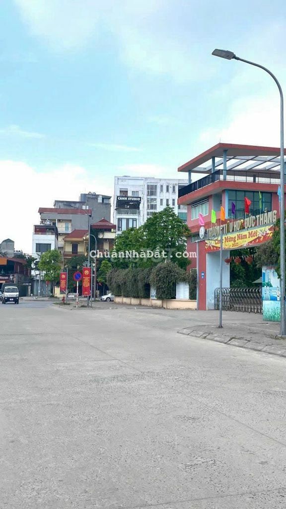 BÁN ĐẤT TẶNG NHÀ C4 - TƯƠNG LAI RA MẶT PHỐ - XÂY CCMN HÁI RA TIỀN.