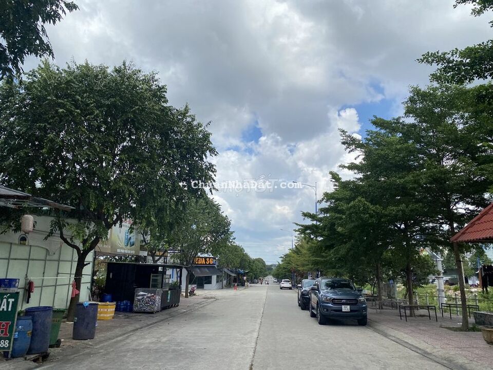 Trọ đôi 10x30m sát KCN Nhật - Hàn Bình Dương, giá bán 1.8 tỷ, sổ hồng