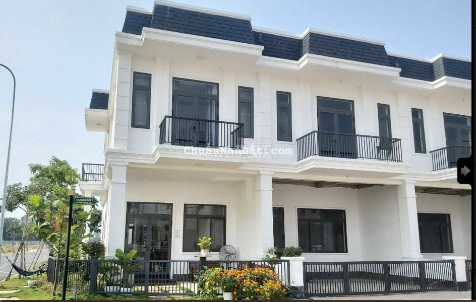 Nhà xã hội 1 lầu 1 trệt ngay Bến Cát cần bán gấp