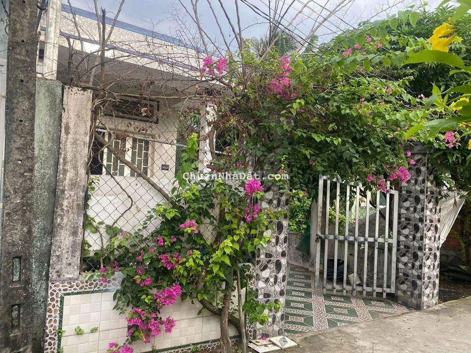 Bán nhà ấp 3 tân bửu hẻm xe hơi