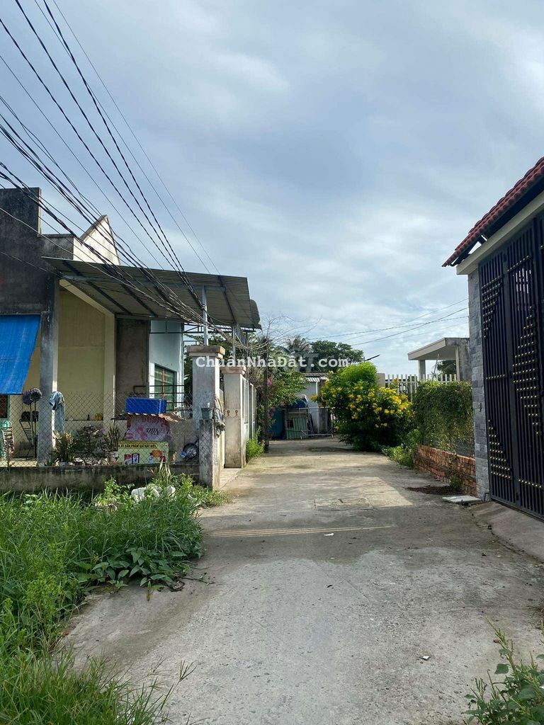 Bán nhà ấp 3 tân bửu hẻm xe hơi