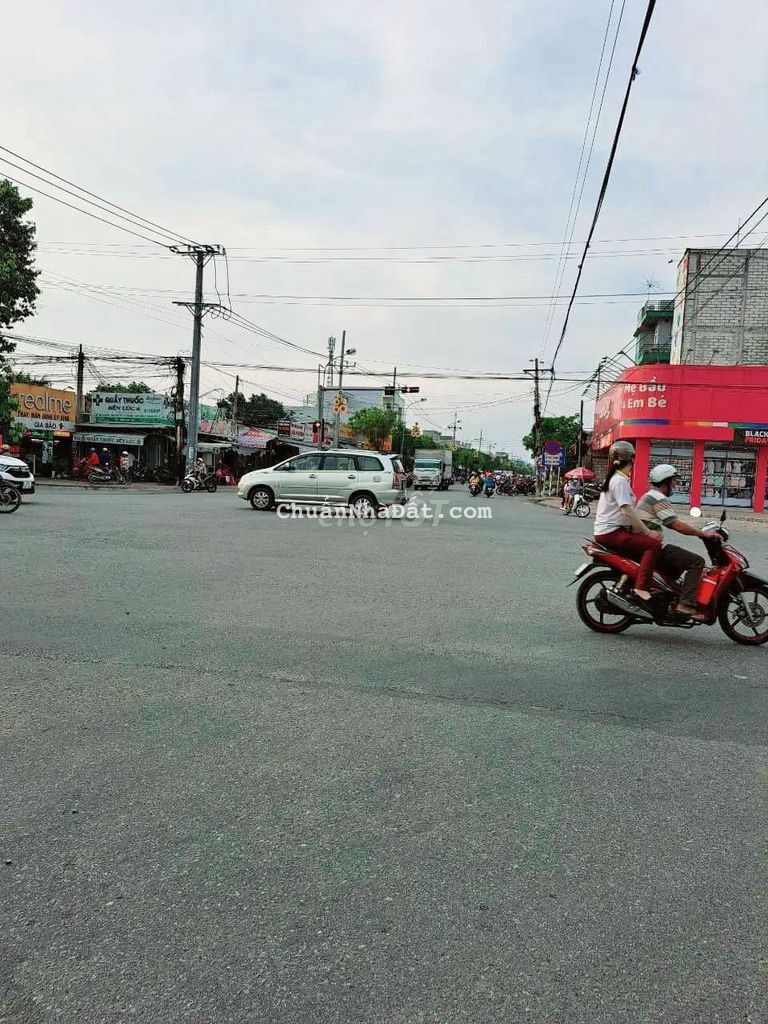 Nhà mặt tiền PHAN VĂN MÃNG - THỊ TRẤN BẾN LỨC Nhà mặt tiền PHAN VĂN MÃNG - THỊ TRẤN BẾN LỨC