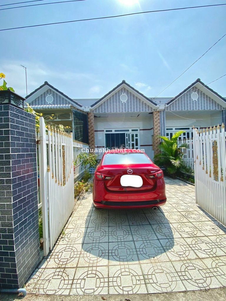 NHÀ ĐẸP MỚI TINH CÁCH KCN GIAO LONG 300M OTO VIVU