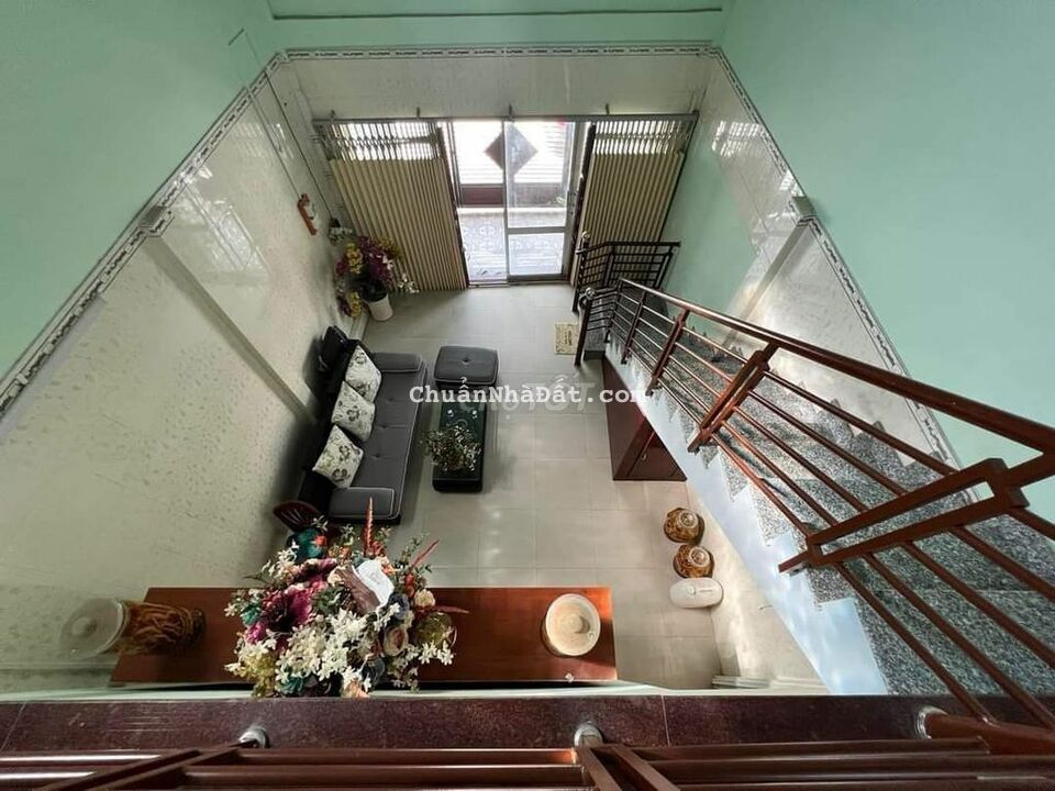 BÁN 2 CĂN NHÀ KIÊN CỐ TRÊN 576M2 ĐẤT MTIEN NHỰA