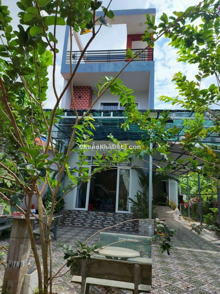 BÁN NHÀ MẶT TIỀN TÂN THẠCH