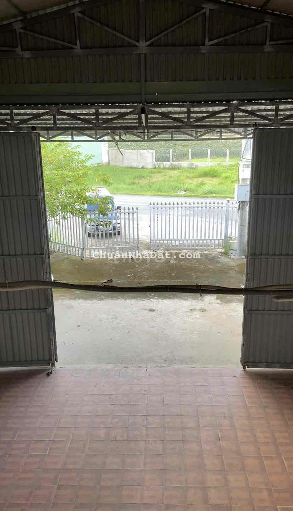 HOT!! Nhà xưởng mặt tiền ĐT827A phù hợp kinh doanh đa ngành nghề