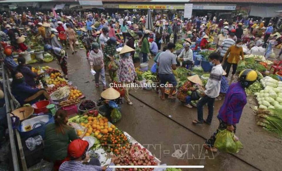 bán nhà phố mặt chợ đang kinh doanh