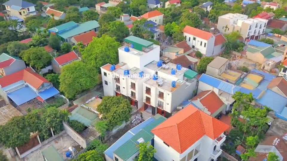 Nhỉnh nhẹ 1 tỷ, có nhà Phụng Châu, giáp ranh hà đông, DT 33m2x3T, mặt ngõ thông, ô tô cách 15m