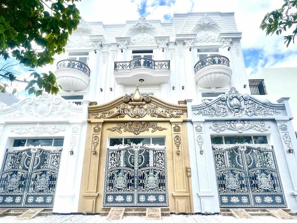 Nhà 4 tầng ngay chợ Hưng Thạnh khu văn hóa Tây Đô