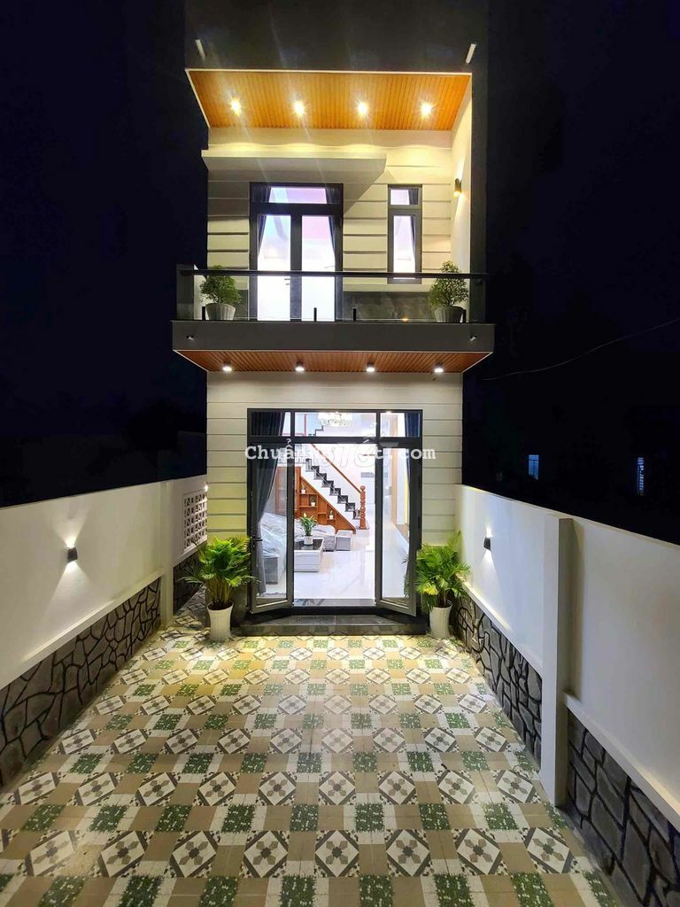 Nhà mặt tiền Lê Hồng Nhi Ba Láng Cần Thơ. TN