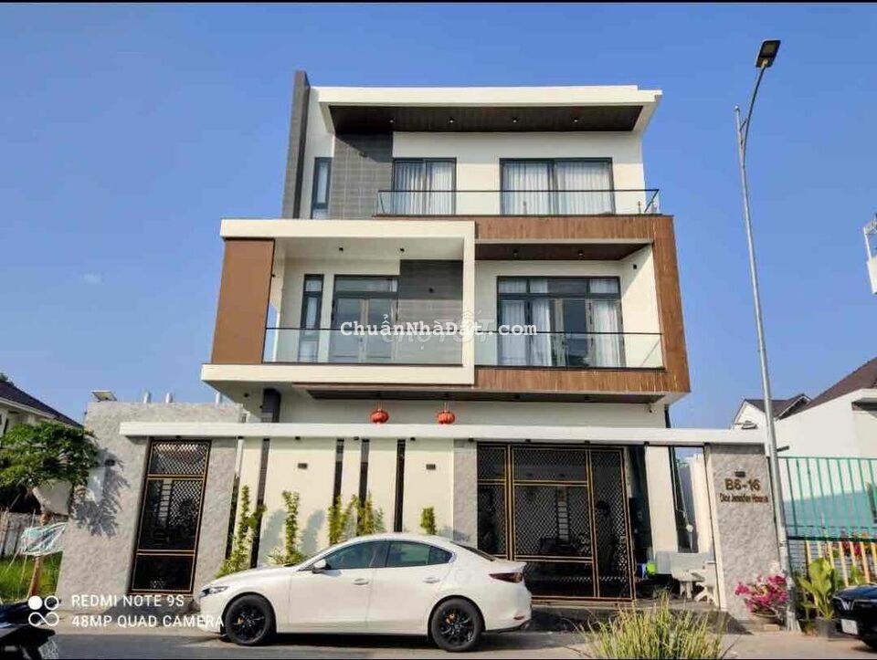 BÁN BIỆT THỰ 1 TRỆT 2 LẦU NỘI THẤT KDC  NAM LONG 2 VỊ TRÍ ĐẸP