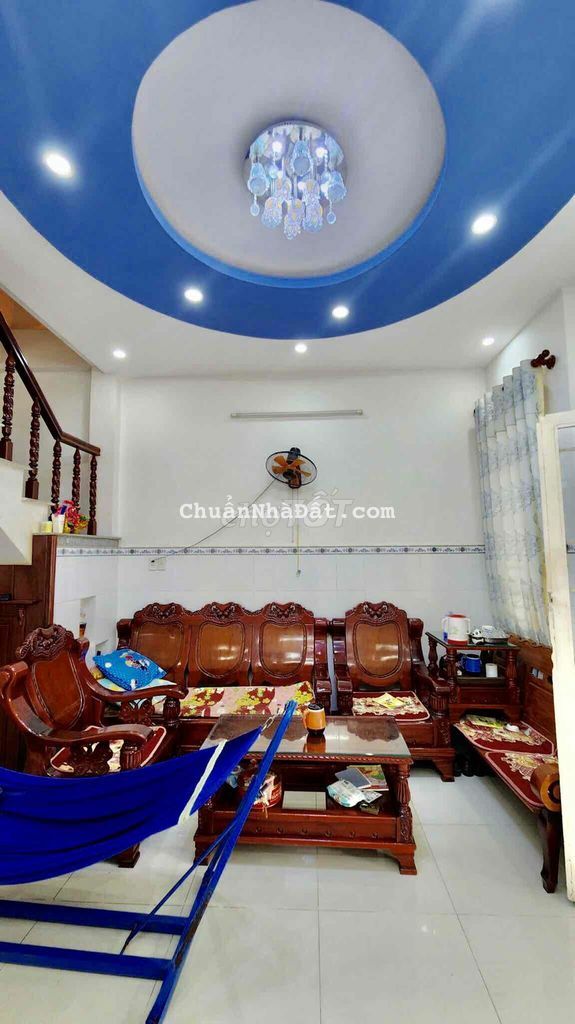 Nhà lầu 68m2 sh hoàn công 4PN khu Hoàng Quân gần trường học FPT CRang