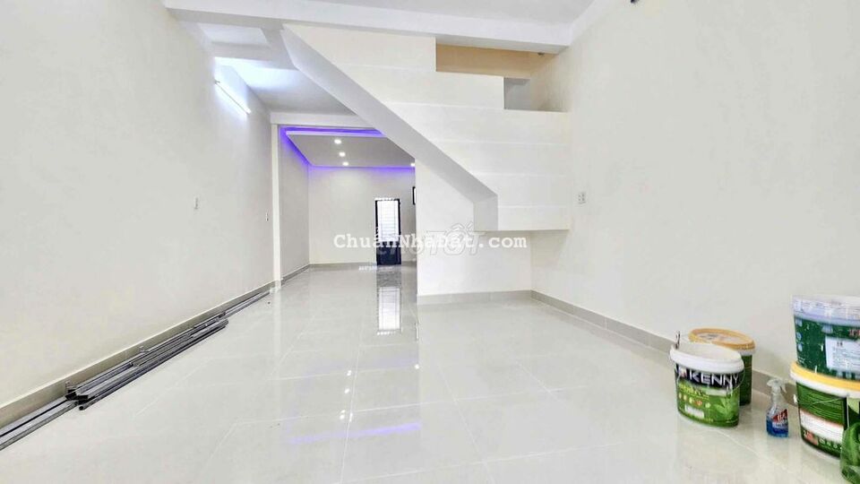 Nhà 1 lầu Hoàn công trục chính đầu đường kdc Hoàng Quân gần DH Tây Đô