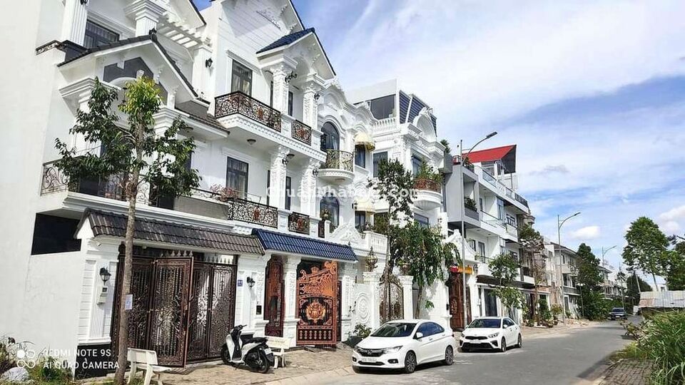 NHÀ 3 TẦNG - FULL NỘI THẤT - KHU DÂN CƯ NAM LONG - GIÁ 5,2 TỶ