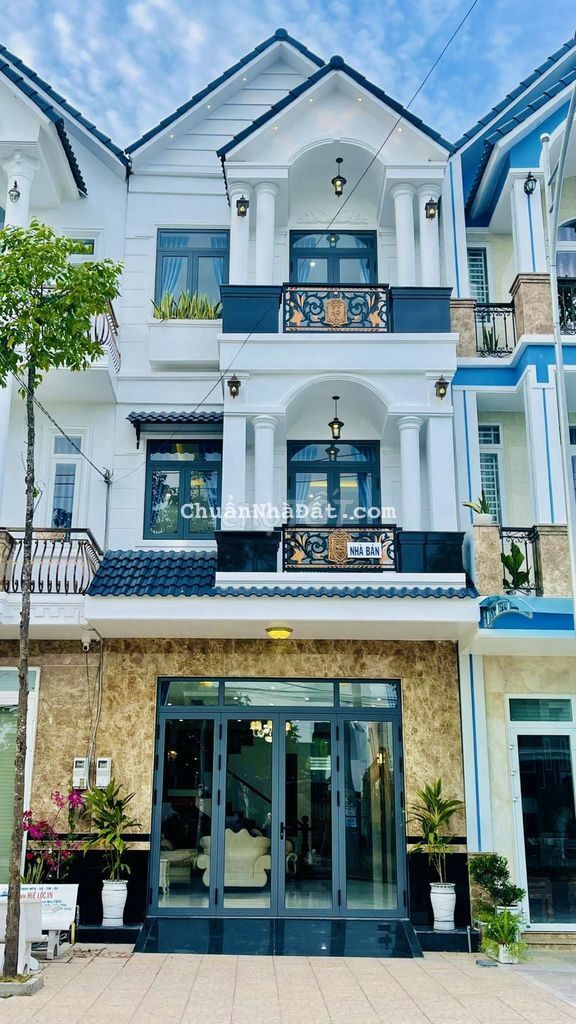 NHÀ MẶT LỘ 30M - KHU DÂN CƯ HỒNG LOAN