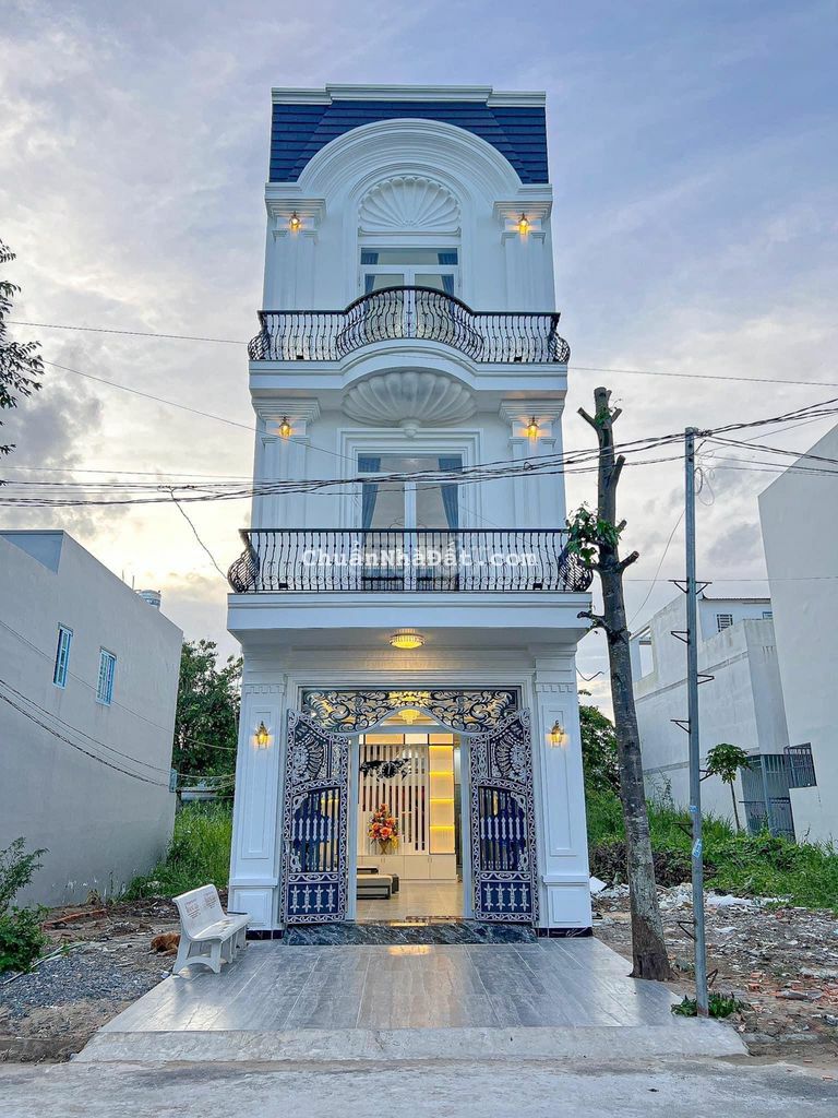 Nhà mới 1 trệt 2 lầu đường D7 KDC Hồng Loan, Cái Răng, Cần Thơ