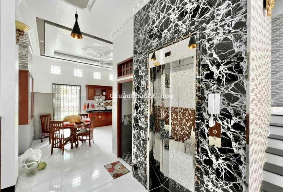 Nhà 3 lầu Đường B12, KDC Hưng Phú 1, TP. Cần Thơ. Có thang máy