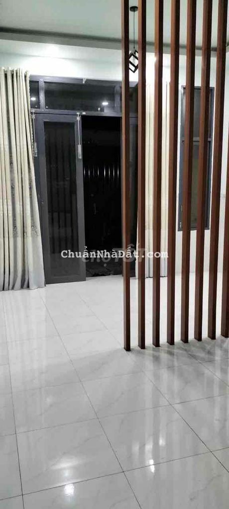 Nhà cty 8 4,5x18 Đông Bắc, Cần Thơ, thổ cư, sổ hồng