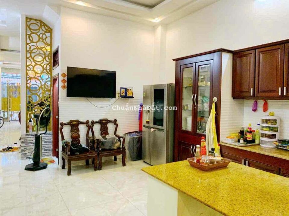 BÁN NHÀ 2 LẦU MỚI TUYỆT ĐẸP KDC HƯNG PHÚ