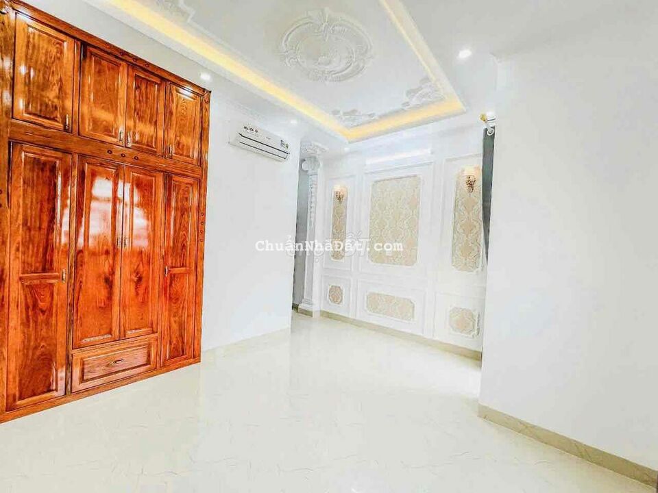 Bán nhà 2 lầu đường B11 dt 4.5x18 nhà mới cao cấp