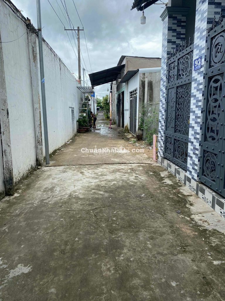 NHÀ TRỆT THỔ CƯ BA LÁNG, CÁI RĂNG