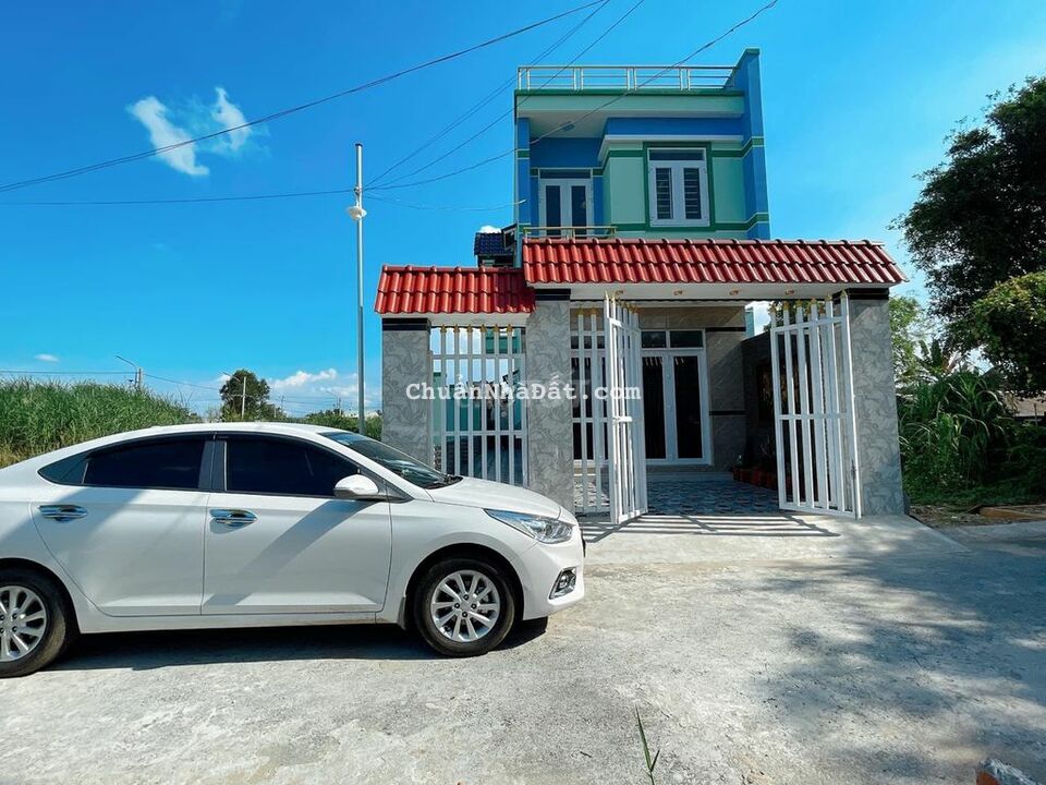 Chủ kẹt cần bán gấp nhà khu dân cư Mỹ Lộc