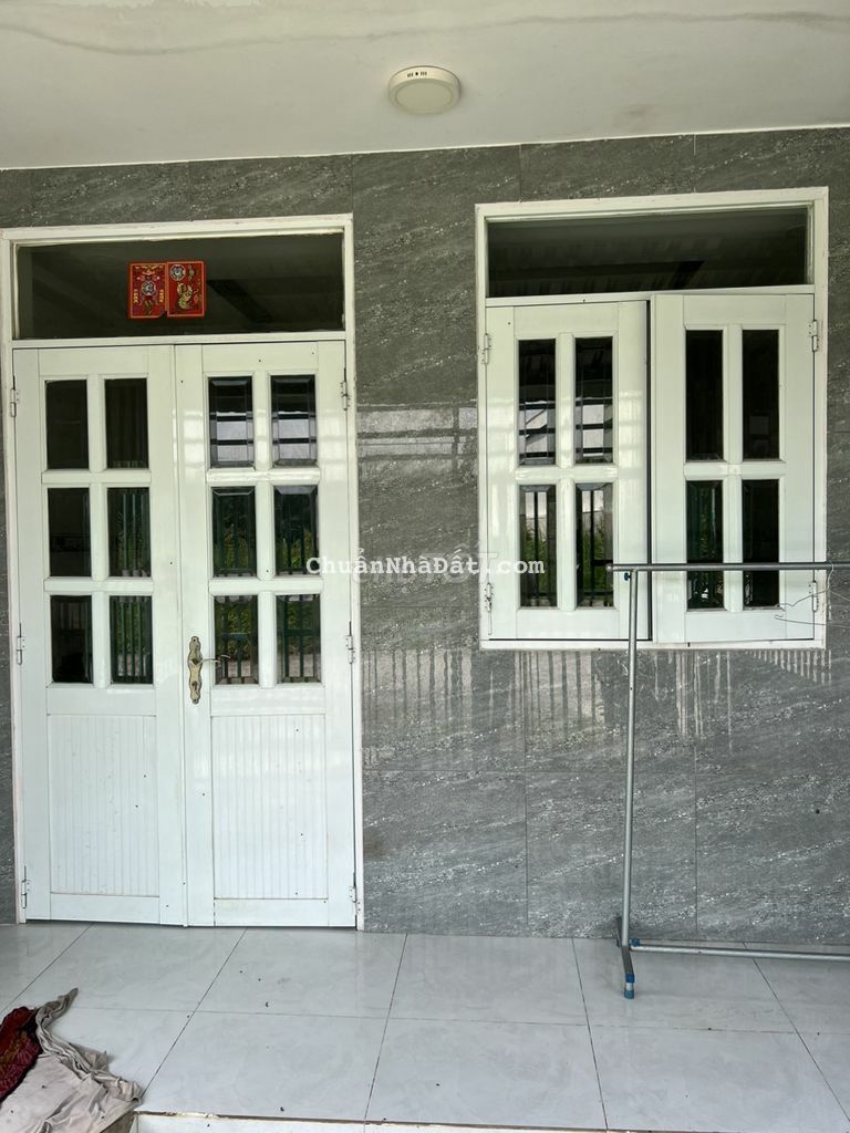 Nhà 180m2  đang cho thuê 8tr/tháng đường Long hậu giá Mềm có 1 không 2