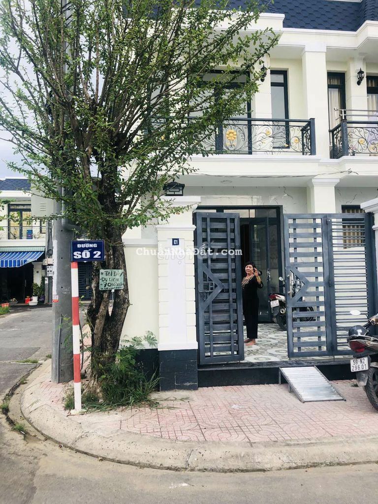 BÁN GẤP NHÀ CĂNGỐC CHÍNH CHỦ TẠI CẦN ĐƯỚC, LONG AN