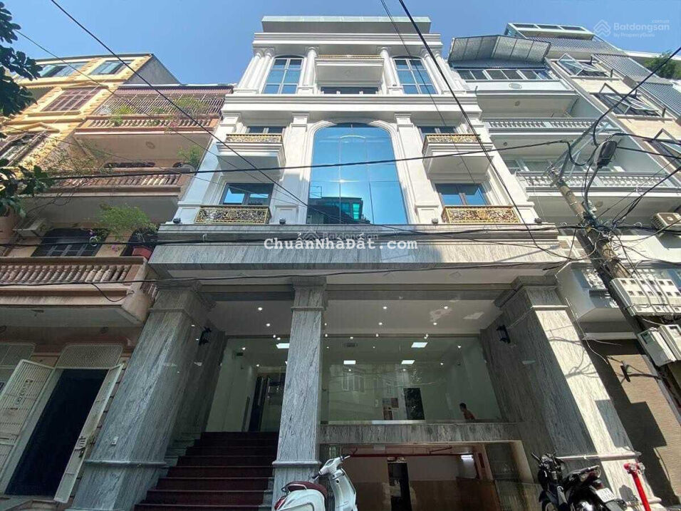 Bán toà văn phòng phố Trần Kim Xuyến-Hạ Yên Quyết, 115m2 x8T. MT 10m. 43 tỷ, cho thuê 120tr, ô tô