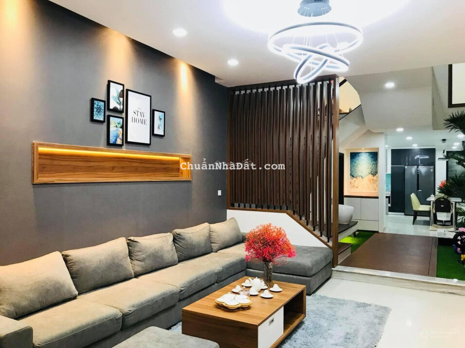 Thật 100% ạ! Bán nhà Nguyễn Khang, Cầu Giấy-5 tầng mới lung linh- full nội thất- sẵn ở ngay- 3.5 tỷ Thật 100% ạ! Bán nhà Nguyễn Khang, Cầu Giấy-5 tầng mới lung linh- full nội thất- sẵn ở ngay- 3.5 tỷ