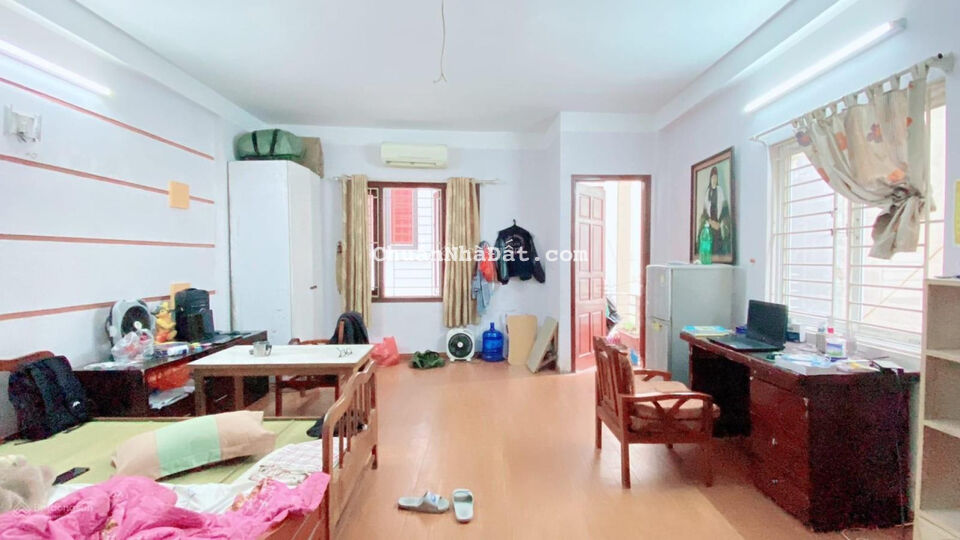 Bán nhà chính chủ Cầu Giấy 30m2 5T giá 3.52 tỷ sổ đỏ chính chủ vuông đét