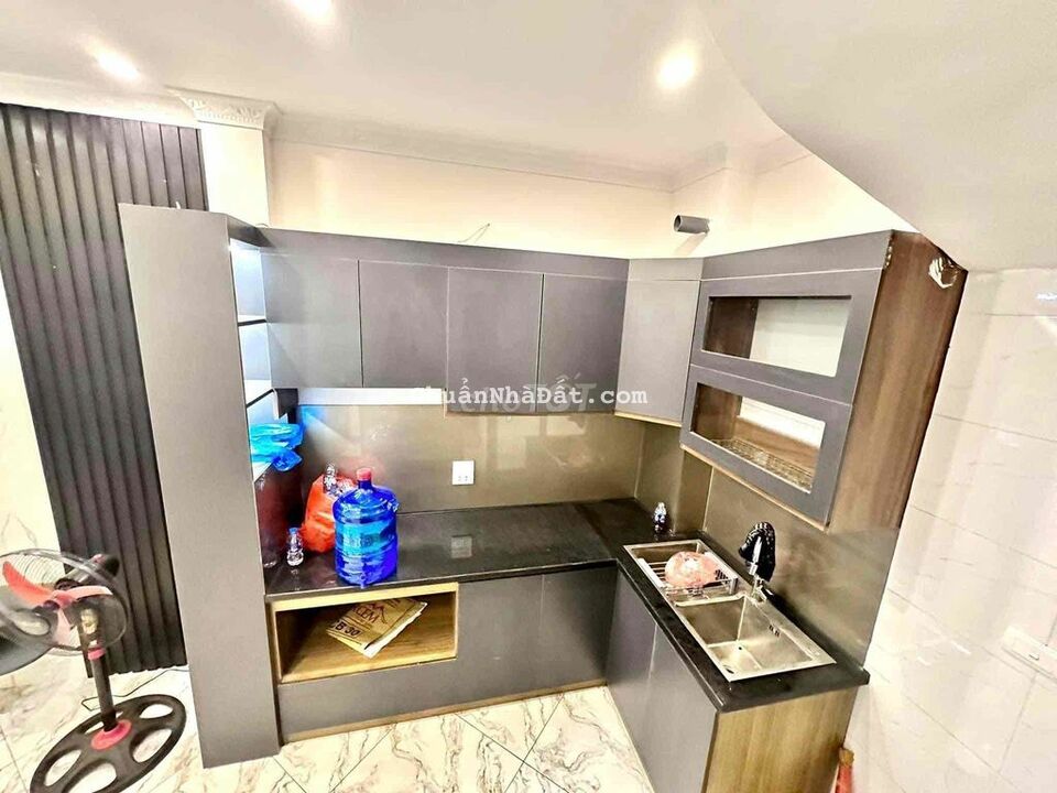 Tắt điện! Bán nhà ngõ 68 Cầu Giấy, ngõ to, gần phố, sát oto, full đồ,