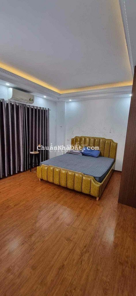 Tắt điện! Bán nhà ngõ 68 Cầu Giấy, ngõ to, gần phố, sát oto, full đồ,