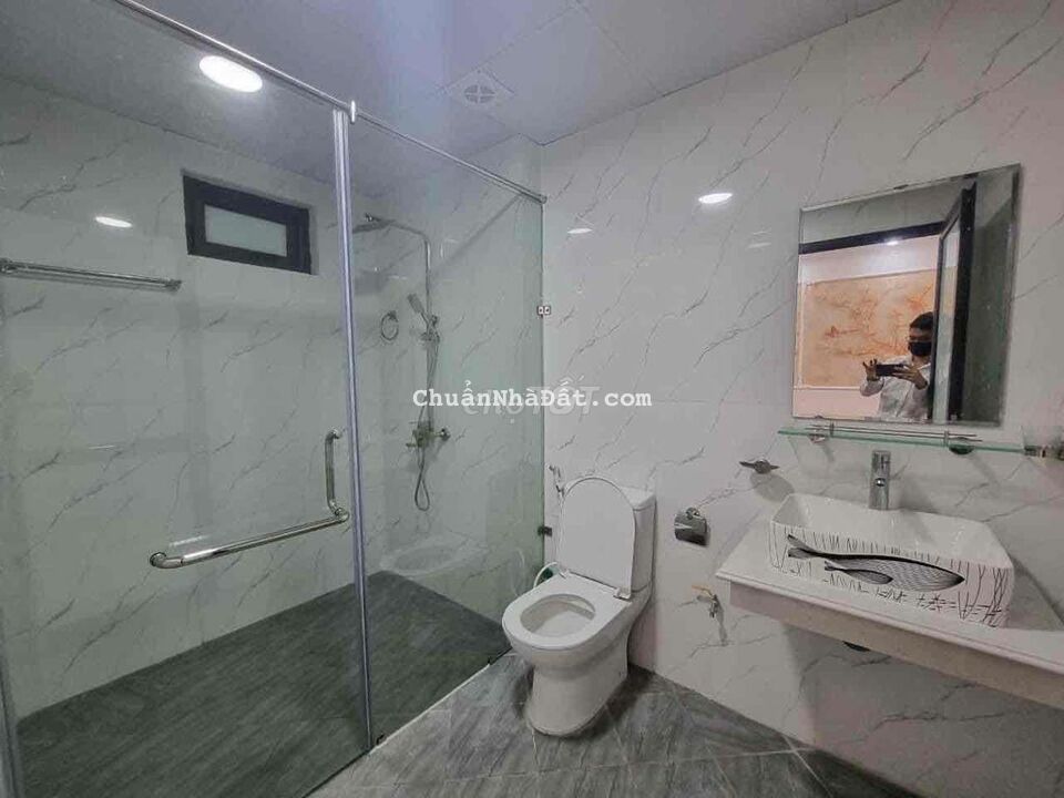 NHÀ TT CẦU GIẤY,32M2, NGÕ THÔNG RỘNG 2,5M ,50M RA PHỐ, NHÀ ĐẸP Ở NGAY