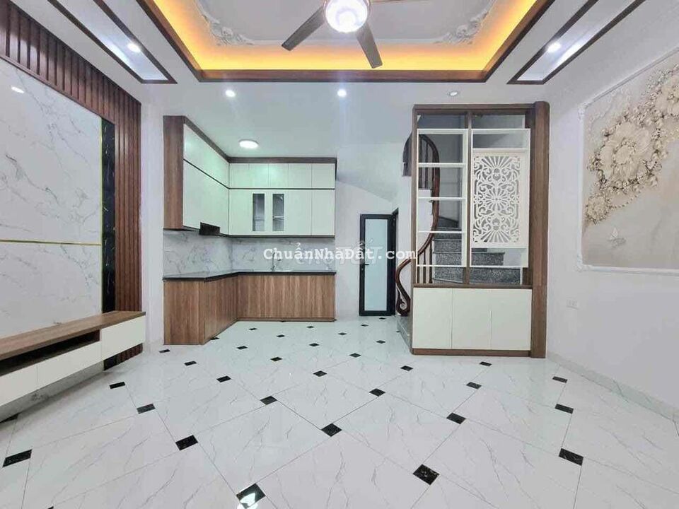 NHÀ TT CẦU GIẤY,32M2, NGÕ THÔNG RỘNG 2,5M ,50M RA PHỐ, NHÀ ĐẸP Ở NGAY