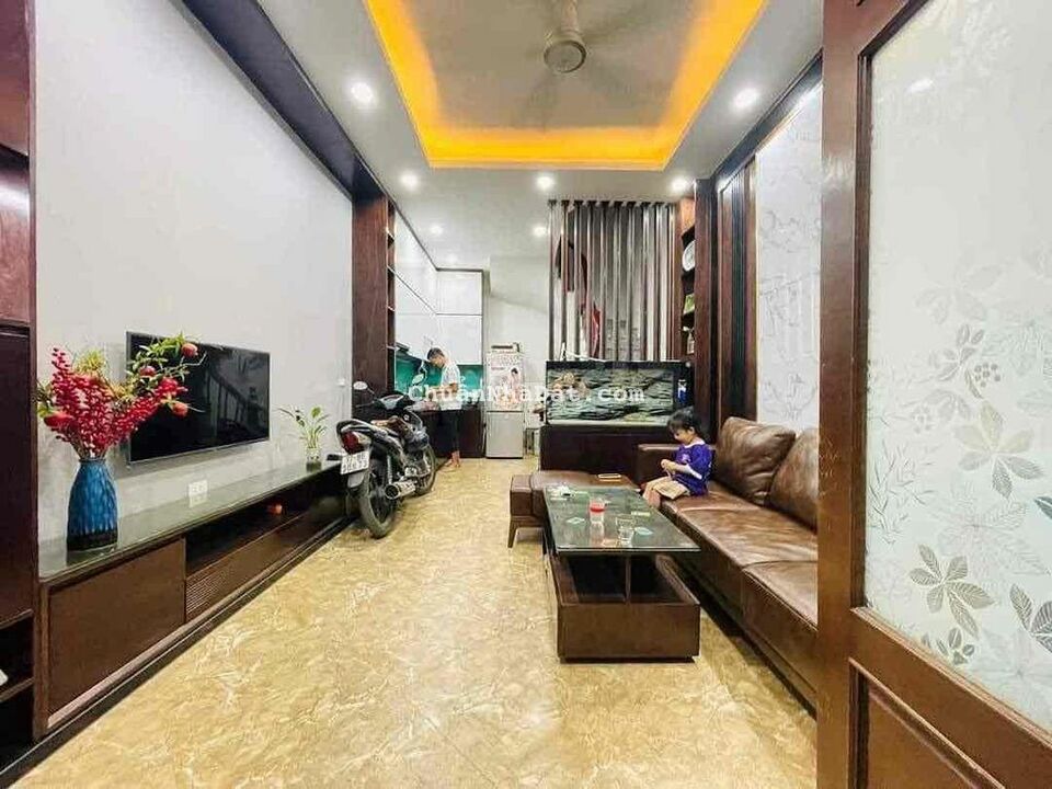 NHÀ DỊCH VỌNG HẬU,36m2, 5 Tầng, Ngõ thông rộng 3m, Ô tô cách 10m