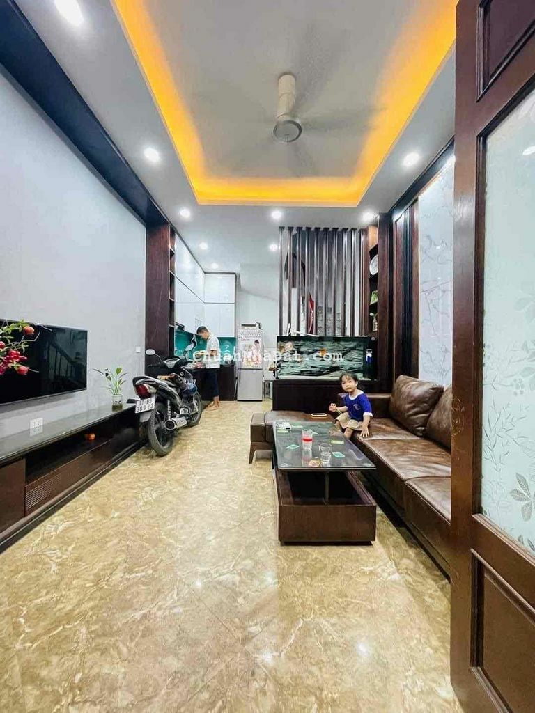 NHÀ DỊCH VỌNG HẬU,36m2, 5 Tầng, Ngõ thông rộng 3m, Ô tô cách 10m