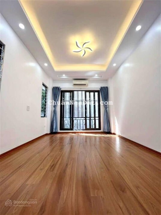 Bán nhà Trần Thái Tông, trung tâm quận Cầu Giấy, nhà 5 tầng mới cứng chỉ 4,1 tỷ Bán nhà Trần Thái Tông, trung tâm quận Cầu Giấy, nhà 5 tầng mới cứng chỉ 4,1 tỷ