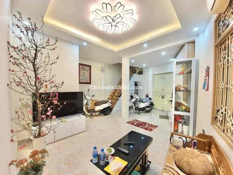 VÕ CHÍ CÔNG, 36M2 BÁN GẤP 3.85 TỶ GẦN PHỐ NGÕ RỘNG NHÀ ĐẸP Ở SƯỚNG