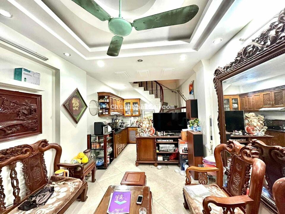 Cầu Giấy_ngõ to_oto gần_2 thoáng_37m_4T_4.15 tỷ