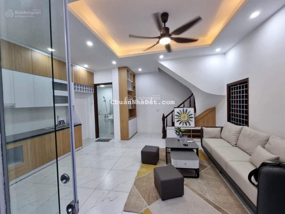 Thật 100%, bán nhà Cầu Giấy 4 tỷ - Trần Bình - gần ĐH Thương Mại - 5T rộng đẹp - ôtô 7 chỗ đỗ cổng Thật 100%, bán nhà Cầu Giấy 4 tỷ - Trần Bình - gần ĐH Thương Mại - 5T rộng đẹp - ôtô 7 chỗ đỗ cổng