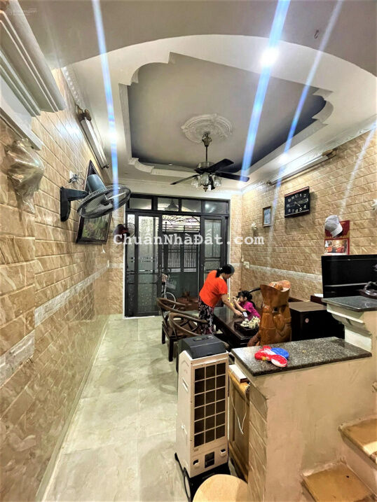 Bán nhà ngõ 4 Hoàng Quốc Việt - Ngõ thông Kinh Doanh - 40m2 x 5 tầng - Giá 5.2 tỷ Bán nhà ngõ 4 Hoàng Quốc Việt - Ngõ thông Kinh Doanh - 40m2 x 5 tầng - Giá 5.2 tỷ