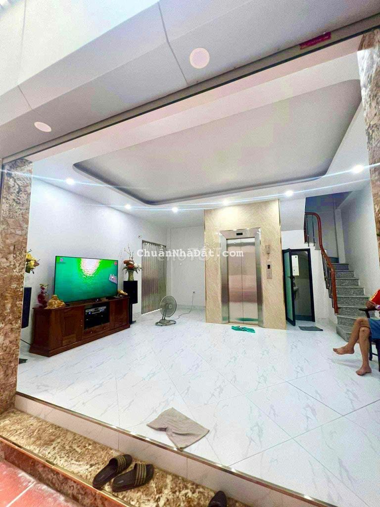 Võ Chí Công 40m2 Nhà Mới 6Tầng Thang Máy Nhỉnh 5tỷ