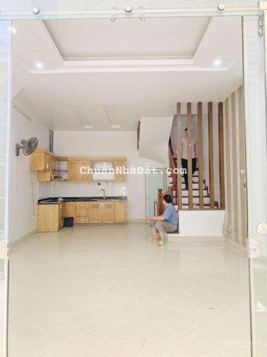 Bán nhà phố Hoa Bằng Cầu Giấy, phân lô, ngõ thông, gần ô tô, nhà đẹp ở ngay, hơn 5 tỷ Bán nhà phố Hoa Bằng Cầu Giấy, phân lô, ngõ thông, gần ô tô, nhà đẹp ở ngay, hơn 5 tỷ