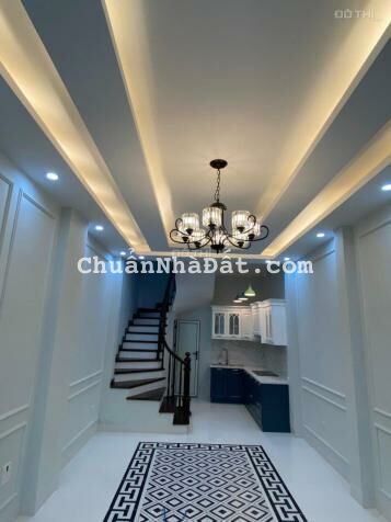 Bán nhà đường Nguyễn Khang, Yên Hòa, Cầu Giấy 42m2 xây 5 tầng mới, cách phố 40m giá 5.6 tỷ