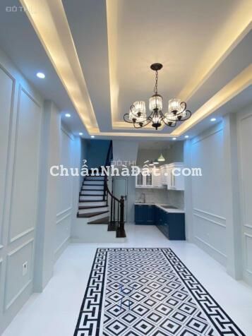 Bán nhà đường Hạ Yên Quyết, Yên Hòa, Cầu Giấy 42m2 xây 5 tầng mới, cách phố 40m giá 5.6 tỷ