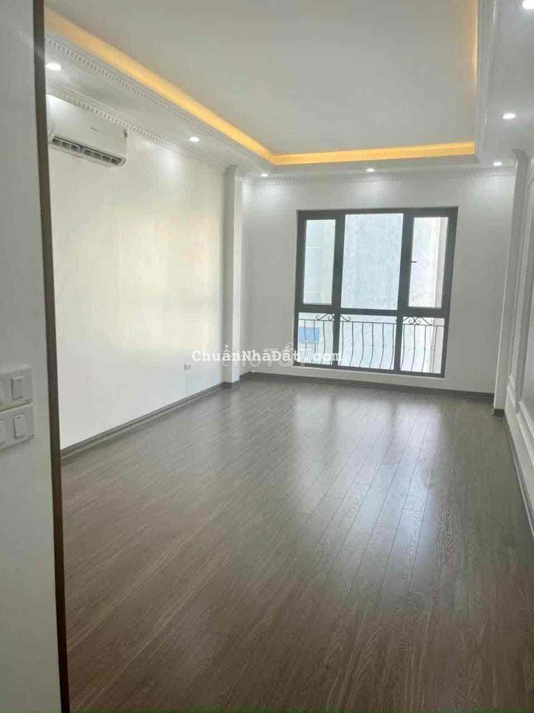 NHÀ NGUYỄN KHANG CẦU GIẤY 42m2, Thang Máy, GARA Ô TÔ 5 chỗ, Ngõ Thông