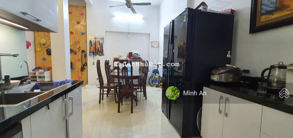 Cực rẻ, xem là chốt, nhà riêng sát phố Mạc Thái Tổ, kinh doanh, ô tô, DT 42m2 x 4 tầng, MT 5m